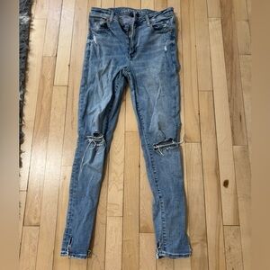 Woman’s American Eagle Jeans